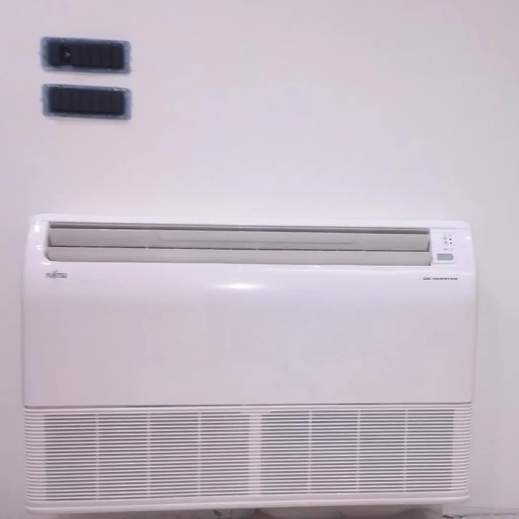 Kondicioner i tipit dysheme-tavan i instaluar në një apartament