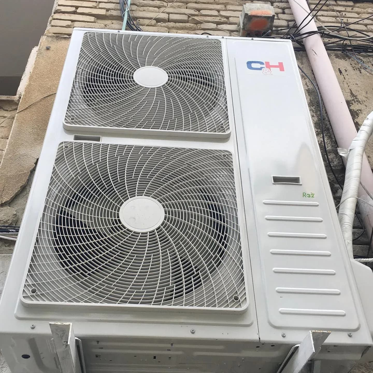 Njësi e jashtme me dy ventilatorë për sistem multi-split