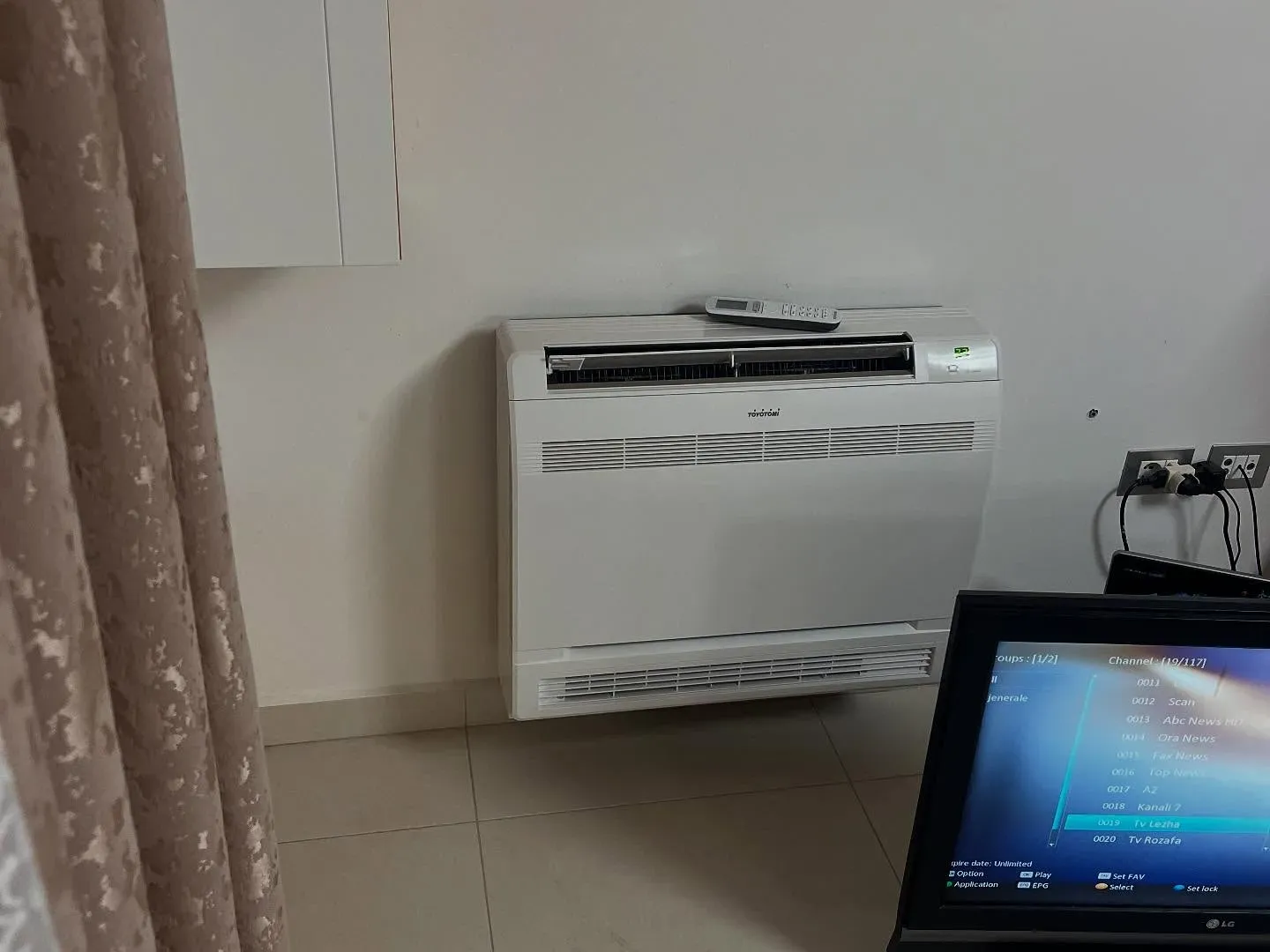 Ventilkonvektor dyshemeje për ngrohje dhe ftohje në një ambient banimi